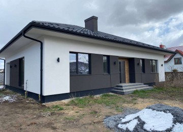 Будинок на Щасливому з комунікаціями