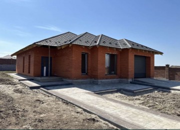 Американка з гаражем за Луцьким кільцем