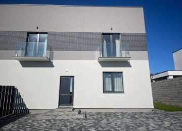 Котедж на Щасливому з євро ремонтом